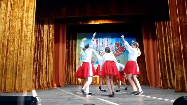 Украинский танец Маричка  #upskirt#украинский #танец