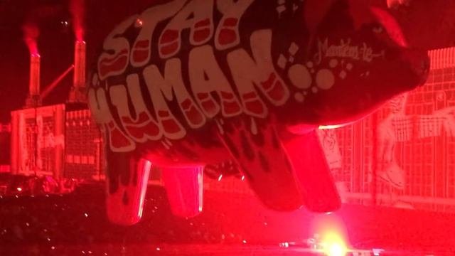 Roger Waters - Pigs Three Different Ones Manchester Arena