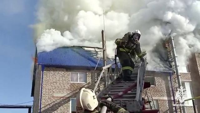 Пожар в Оренбургской области на мебельной фабрике