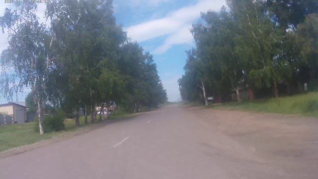 Дорога через село Безрукавка в поле.😊