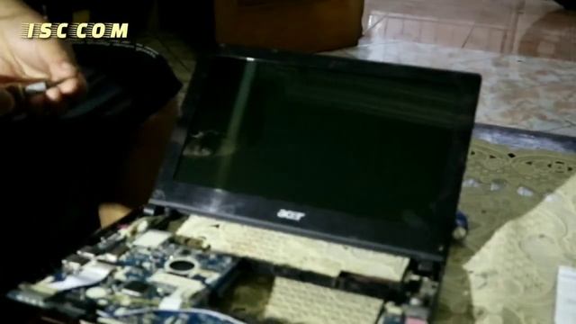 Cara Servis LCD dan Keyboard Laptop / Netbook ACER ASPIRE ONE D255
