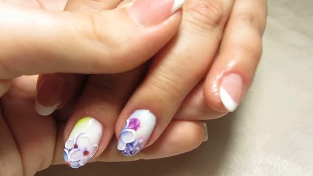 Нежная акварель на коротких ногтях