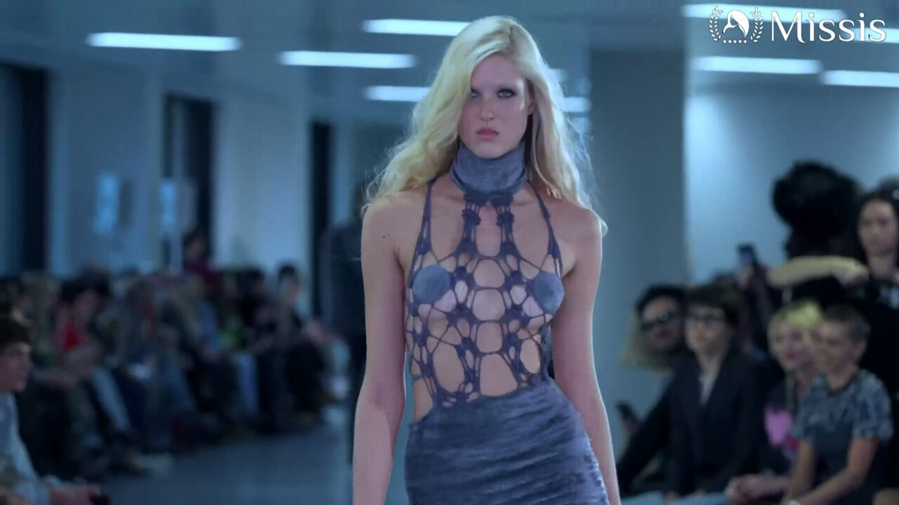 Показ мод. Autumn Winter 2024 Catwalk