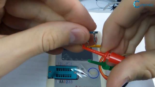 Видеообзор многофункционального измерителя Tester TC1 от интернет магазина Суперайс
