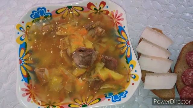 Суп щи с мясом?сало?