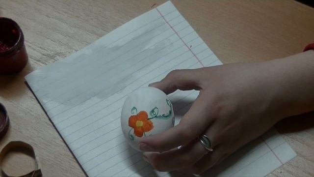Раскрашивание пасхального яйца