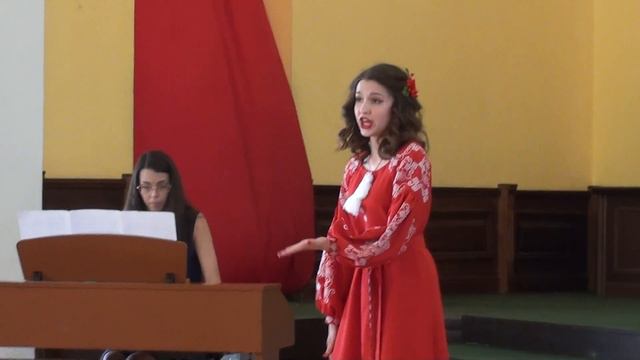 На вулиці скрипка грає