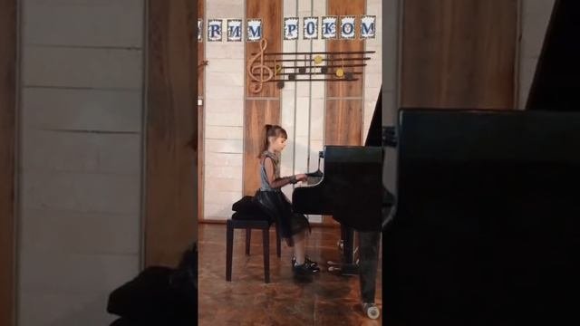Адаменко Ангеліна Німецький танець до мажор Бетховен викладач Балуцька Р.А.