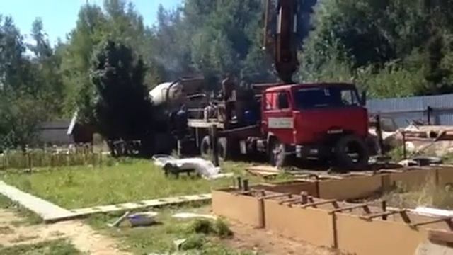 Заливка фундамента. 2012 год.