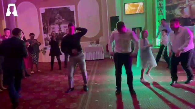 Ведущий Тамада Dj Шоу программа на праздники, корпоративы, свадьбы, юбилеи, вечеринки и мероприятия