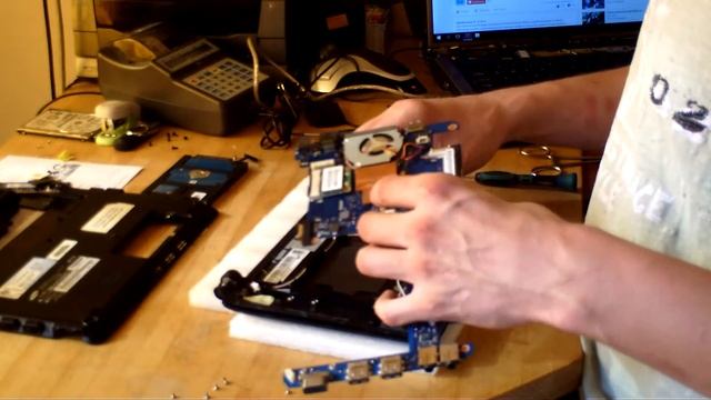 SAMSUNG NC110 wymiana płyty głównej w laptopie | motherboard replacement