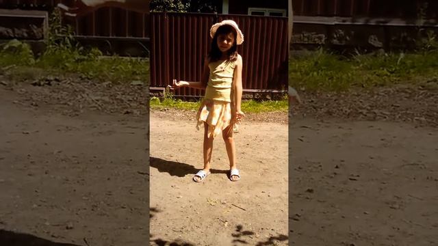 Я танцую под песню психушка: