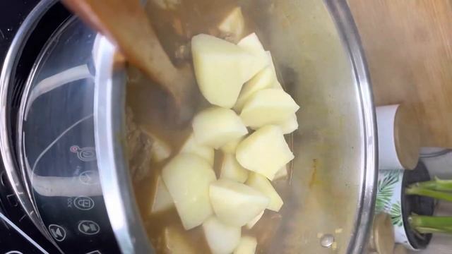 Easy beef stew. No sauces, no powdered soup.