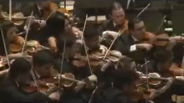 Simón Bolívar Youth Orchestra / Gustavo Dudamel - Tchaikovsky Symphony no. 4 - 4th movement