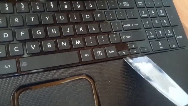 How to replace a Keyboard on a Toshiba c850