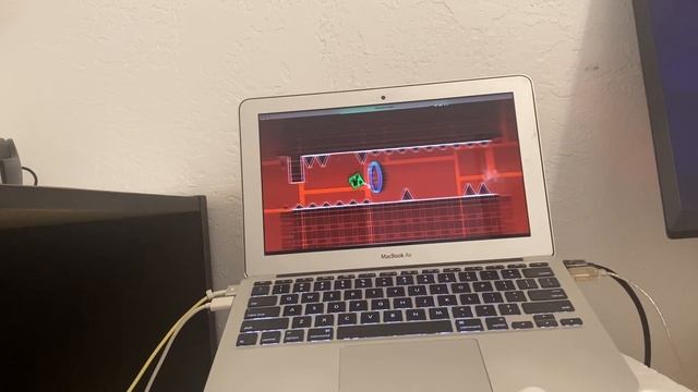 Playing Geometry Dash on a MacBook Air 2015 11 inch