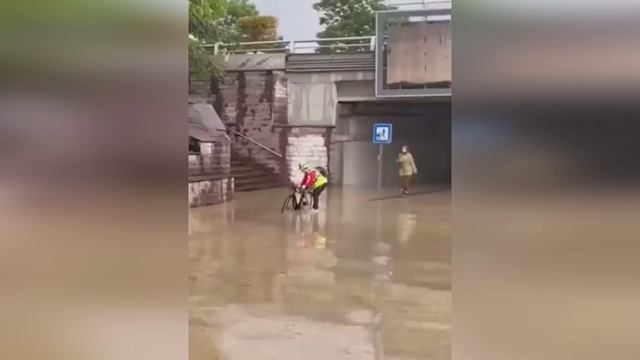 Не мешай , дай пройти