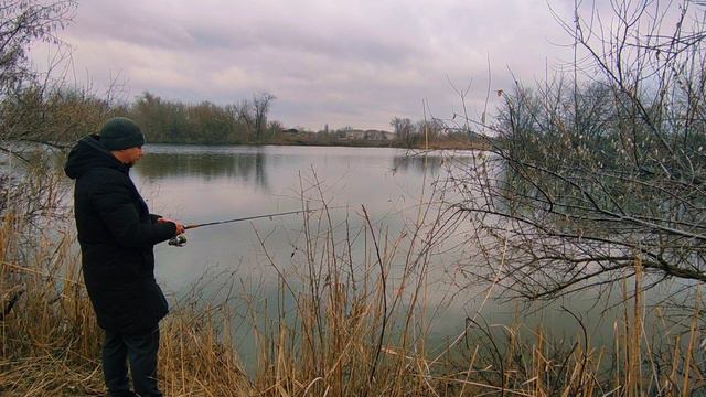 Ловим щуку и окуня на прудах в Ставропольском крае. Первая "теплая" рыбалка в 2024 году