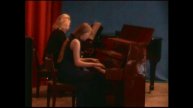 Выступление в музыкальной школе 25-04-2005 играет Луиза Суслова (Сукнева)