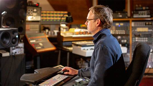 3. Outboard & ITB mix chains, summing, tape, metering, gain staging, automation, referencing