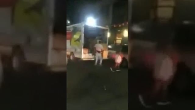 Не мешай работать. Тогда держи.