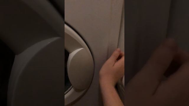 ещё один способ как открыть заклинившую дверцу стиральной машинки.