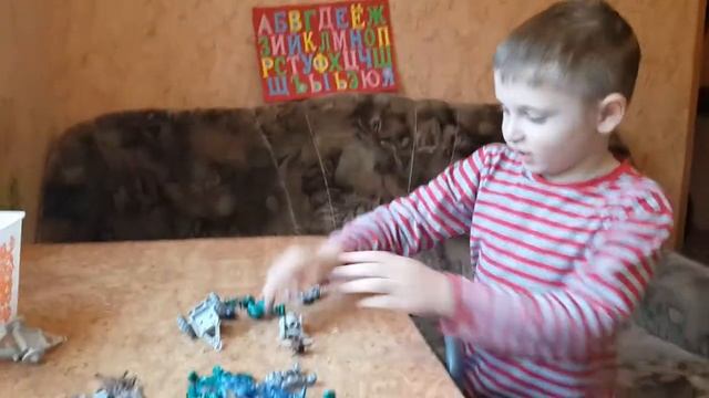 Игра в солдатиков.