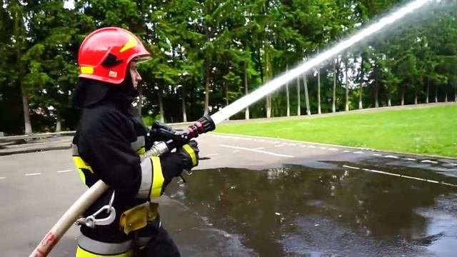 Формування водяних вогнегасних струменів стволом Protek-366