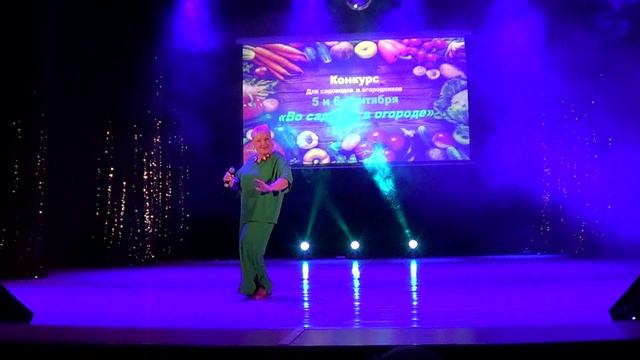 "Я на камушке сижу" - Поёт Вера Царёва