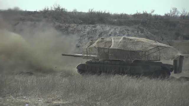 Танкисты прямой наводкой уничтожили опорный пункт ВСУ на Южно-Донецком направлении