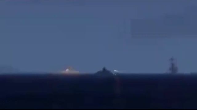 Йеменские хуситы уничтожают американские военные корабли