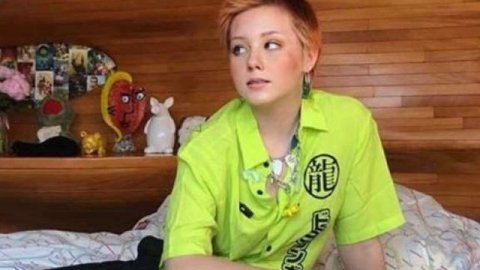 Она — типичный подросток! дочь Глюк’oZы два года скрывалась за певицей-мультяшкой