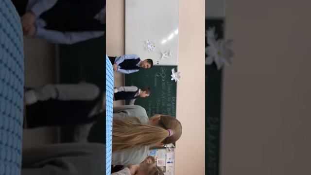 Скрытая Камера на уроке музыки??