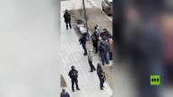 أحد منفذي اعتداء "كروكوس" يعيد تمثيل تفاصيل تتعلق بهجوم "كروكوس" في شقة استأجرها الإرهابيون