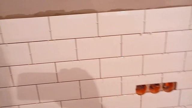 Рабочая стенка из плитки КАБАНЧИК без затирки