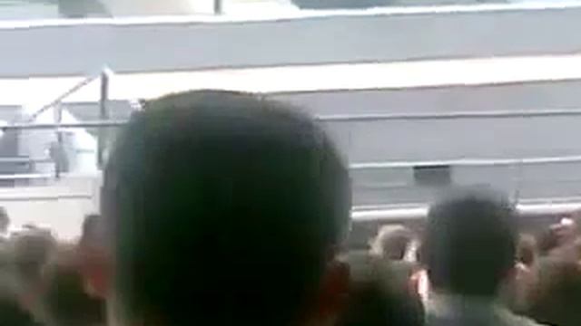 Вот как парни гоняются за девушками