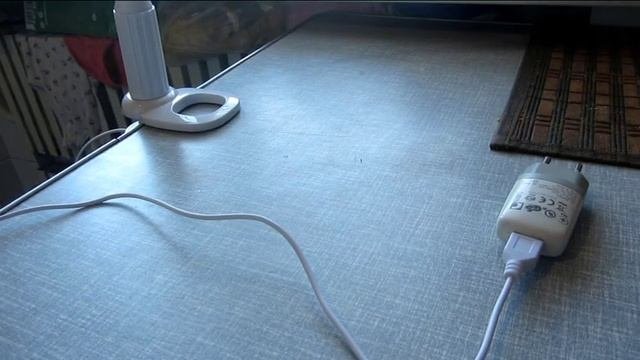 Распаковка сенсорной LED лампы на 24 светодиода