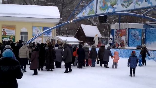 Авто-Карета везёт Деда Мороза