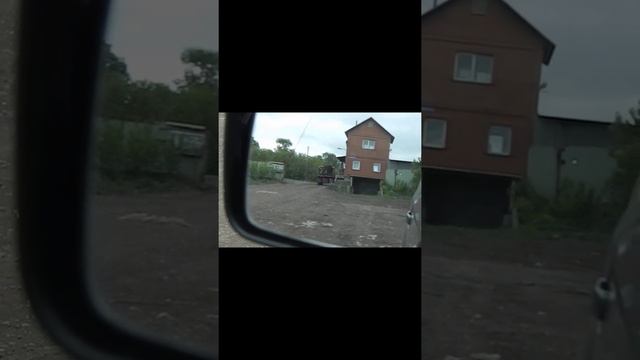 Вереницы самосвалов везут мусор на несанкционированный полигон ТБО в Кемерово