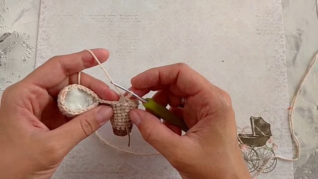 Соединяем ножки бычку и продолжаем вязать тело.