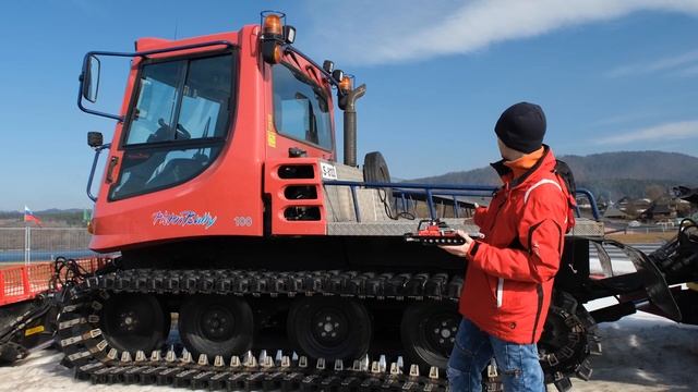 BuWizz powered Snow Groomer made from LEGO® bricks vs PistenBully 100