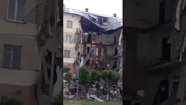 Обвалился дом в Междуреченске (Кузбасс, Кемеровская область) - май 2016