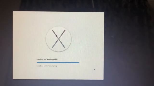 Format and Install Mac Osx Yosemite on an old MacBook Pro from a bootable USB drive in English