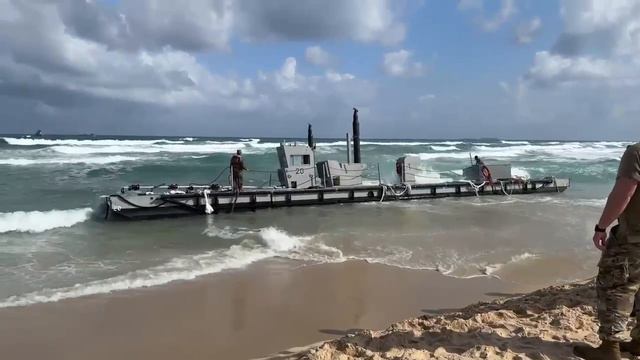 Сегмент плавучего пирса США в секторе Газа для поставки вооружения израилю развалился и унесся море