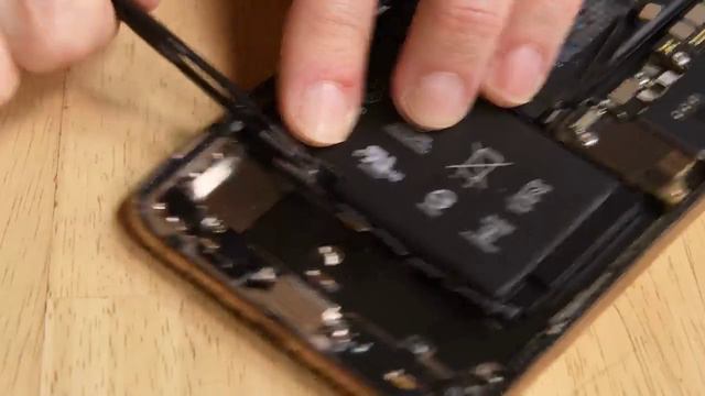 Как заменить аккумулятор на телефоне IPhone XS Max