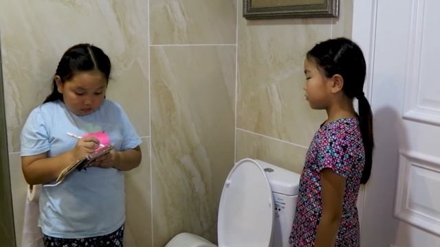 Гэртээ хөгжилдөв.