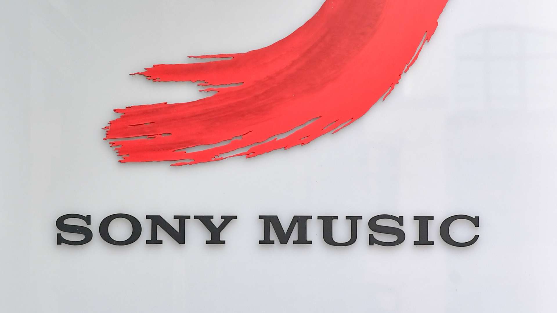 Sony music. Sony Music окончательно уходит из России. Sony Music Group в России. Sony Music уходит. Sony Music Group офис в РФ.