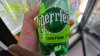 Nestlé уничтожила 2 млн бутылок воды Perrier из-за заражения бактериями