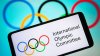 МОК одобрил переход двух российских спортсменов в другие страны