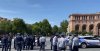 Протестующие в Ереване проводят шествия по улицам города